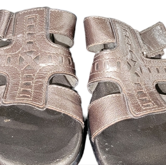 5/$10 Clarks bendable dress sandals size 5M - Picture 7 of 12